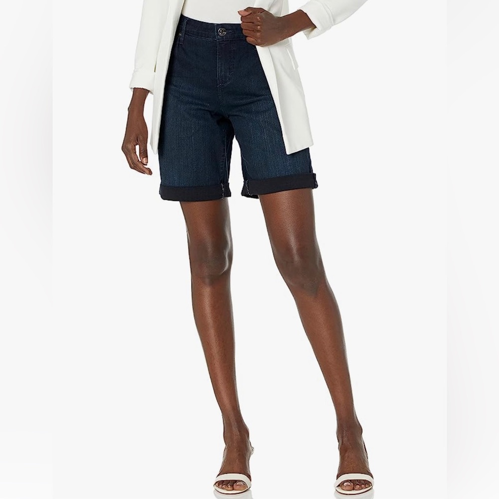 Bundle of 2 Gloria Vanderbilt bermuda denim shorts (2 pairs)